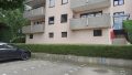 Hausansicht + PKW-Stellplatz
